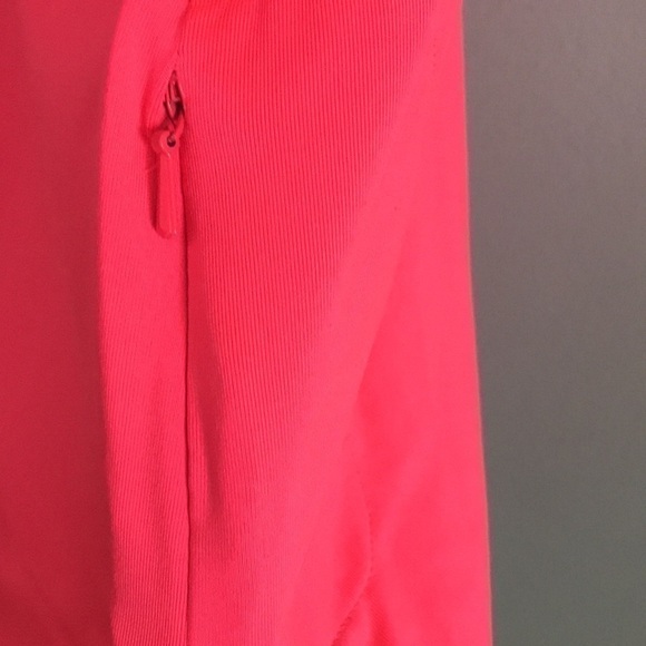 New Balance Racer Back Athletic Tank Size Medium - Picture 4 of 8